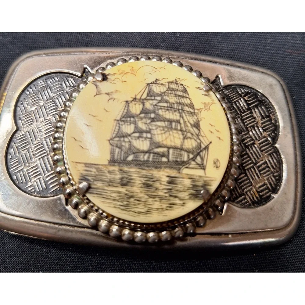Vintage Scrimshaw Tall Ship Belt Buckle Silver Tone Nautical Sailing‎ Boat RD